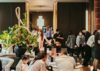 中介小哥奮戰國慶:凌晨才吃上飯 原因竟是這樣太無奈了