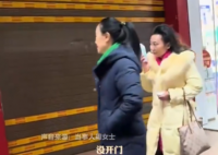 老板被吐槽還沒營業(yè)連夜趕回 顧客的話還是要聽的
