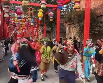 女生曬備婚兩年的明制中式婚禮 畫面曝光簡直太霸氣了