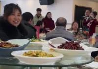 00后新人辦三無婚禮 新娘發言25秒 到底是什么情況？