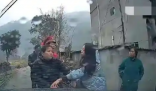 大媽強硬攔婚車 拿磚頭砸車頭 究竟是怎么回事？
