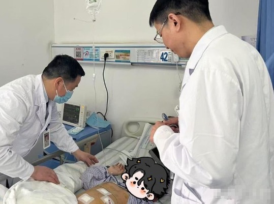 8歲孩子廚房玩刀意外刺破肝臟 內幕實在讓人驚個呆