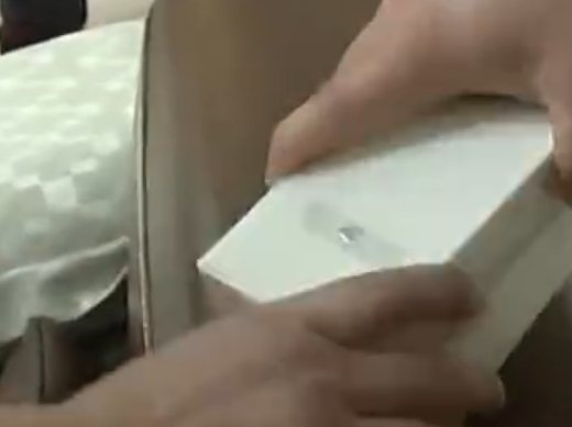 老人花2萬多買床墊拆開主材是泡沫 真相簡直太意外了