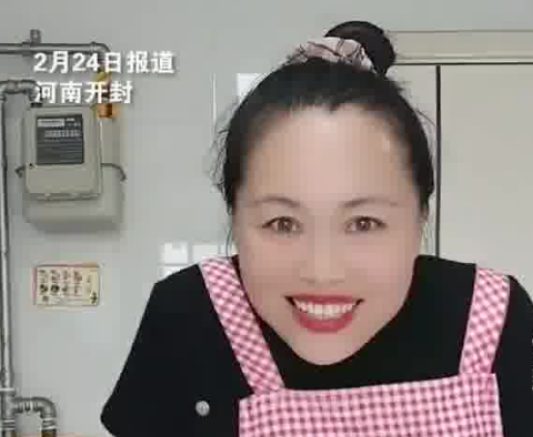 52歲女子跳“斷頭舞”走紅 自己學了半年才學會