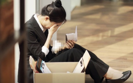 員工拒絕兼職遭辭退 公司被判賠 這也太坑人了