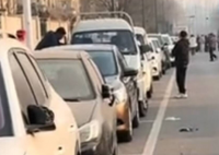 四五十輛車反光鏡被砸?知情人回應(yīng) 原因竟是這樣太無(wú)奈了