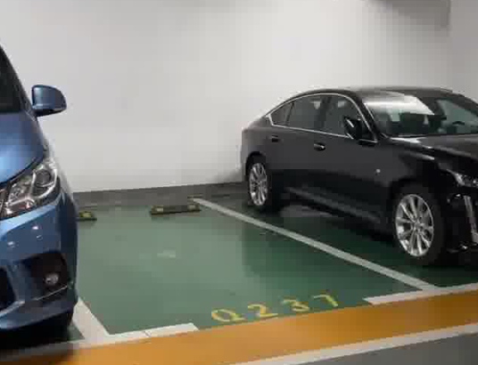 女子難入庫無奈停他人車位留條致歉 究竟是怎么回事？