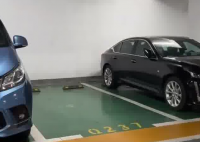 女子難入庫無奈停他人車位留條致歉 究竟是怎么回事？