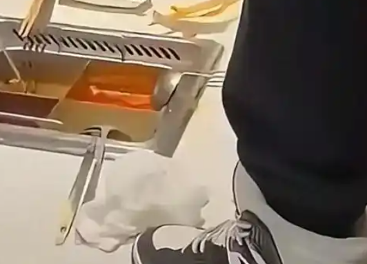 顧客獲6千退款才知海底撈小便事件 原因竟是這樣太無奈了