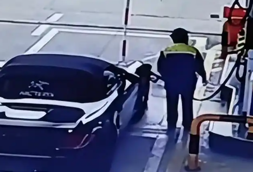 加油后逃單的保時捷男司機落網了 事件始末2025最新消息