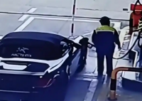 加油后逃單的保時捷男司機落網了 事件始末2025最新消息