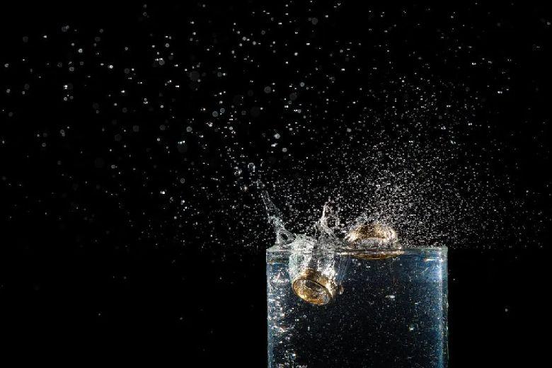 一瓶冷飲引發的心血管事件：運動后猛喝冰水突發心梗